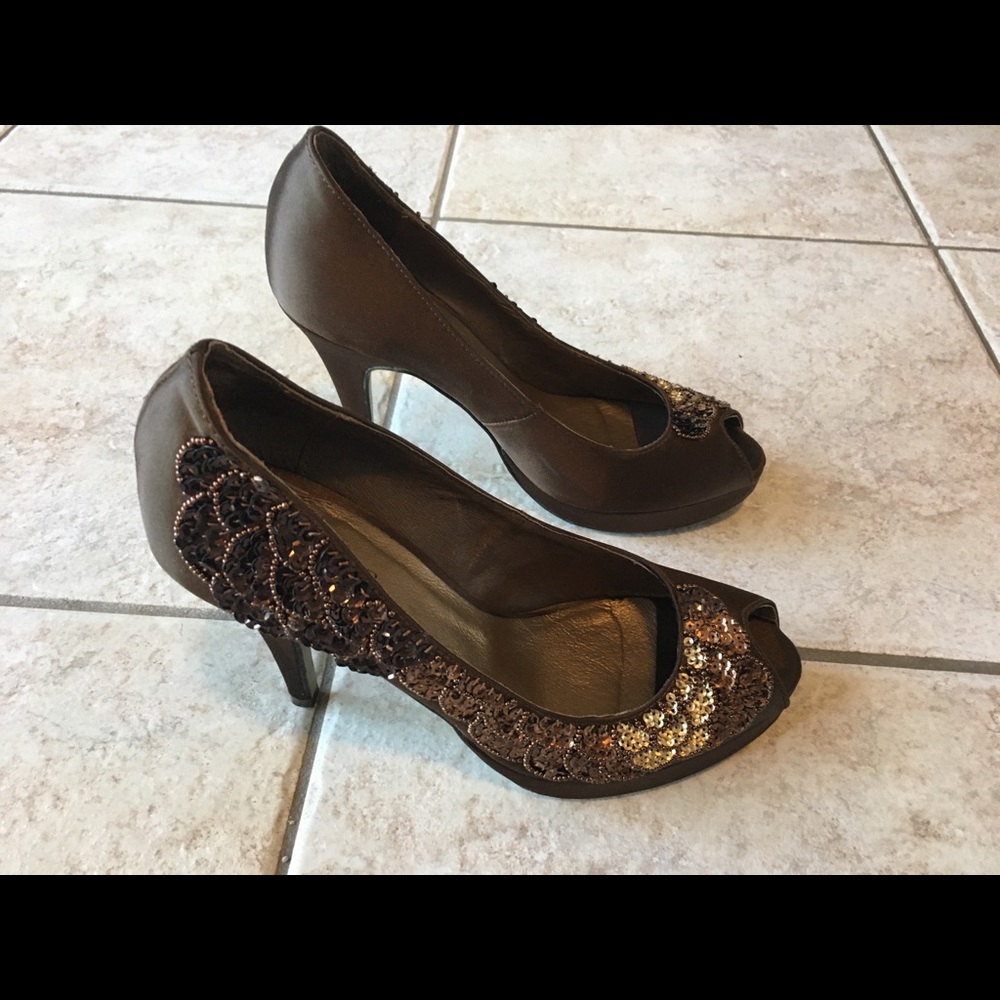 High Heels - Picture 3 of 5